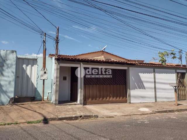 Casa Residencial disponível para Venda no bairro Segismundo Pereira em Uberlândia-MG