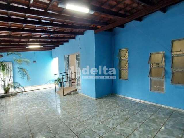 Casa residencial disponível para venda no bairro Jardim Canaã em Uberlândia-MG