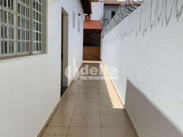 Casa residencial disponível para venda no bairro Vigilato Pereira em Uberlândia-MG