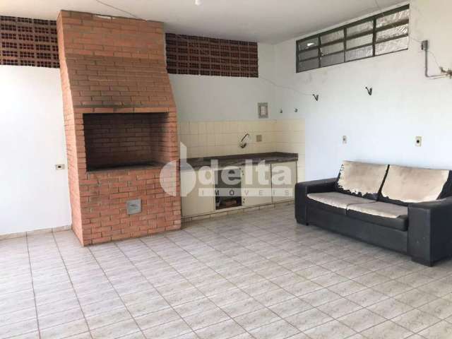 Casa residencial disponível para venda no bairro Osvaldo Resende em Uberlândia-MG