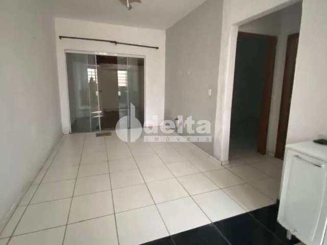 Casa residencial disponível para venda no bairro Jardim Canaã em Uberlândia-MG