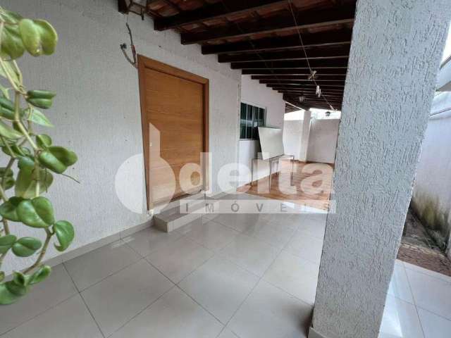 Casa residencial disponível para venda no bairro Copacabana em Uberlândia-MG