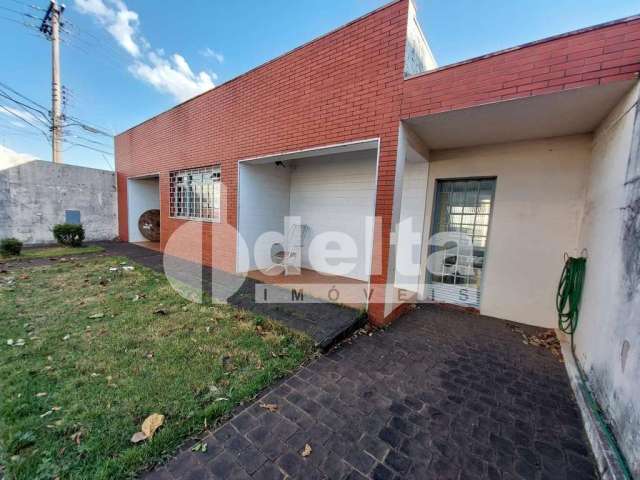 Casa disponível para venda no bairro Daniel Fonseca em Uberlândia-MG