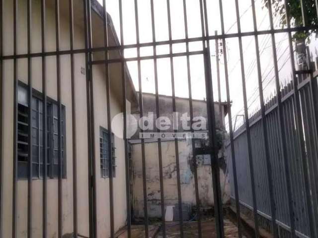 Casa disponível para venda no bairro Daniel Fonseca em Uberlândia-MG