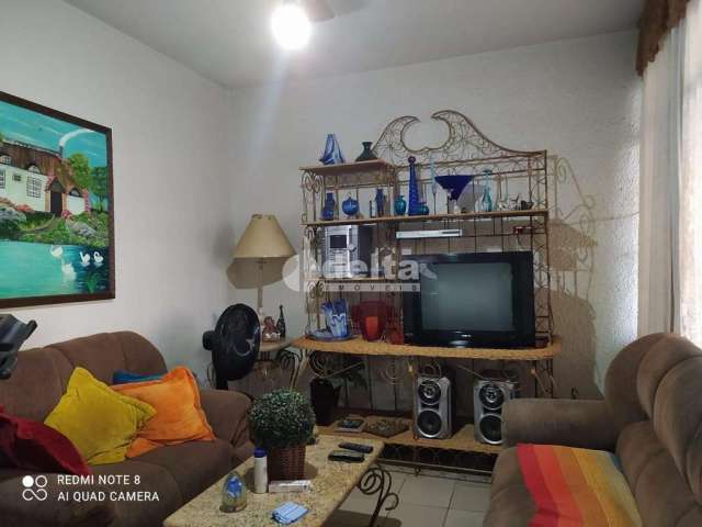 Casa Residencial disponível para venda no bairro Martins em Uberlândia-MG