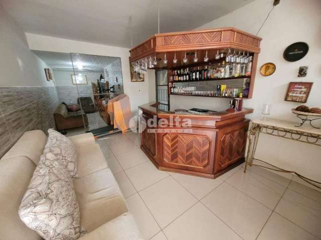 Casa residencial disponível para venda no bairro Lídice em Uberlândia-MG