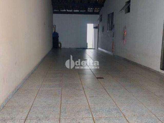 Casa residencial  disponível para venda no bairro Santa Mônica em Uberlândia-MG