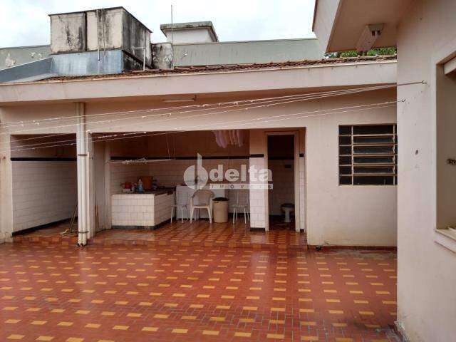 Casa residencial disponível para venda no bairro Fundinho em Uberlândia-MG