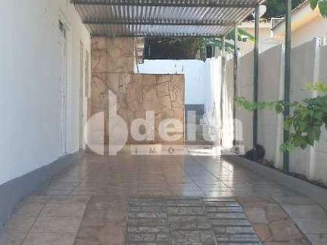 Casa Residencial disponível para venda no bairro Daniel Fonseca em Uberlândia-MG