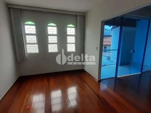 Casa disponível para venda no bairro Tabajaras em Uberlândia-MG