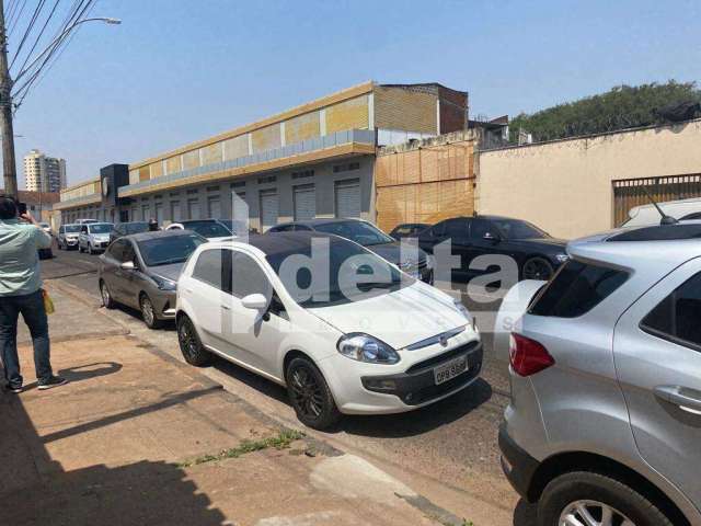 Prédio disponível para locação e venda no bairro Bom Jesus em Uberlândia-MG.