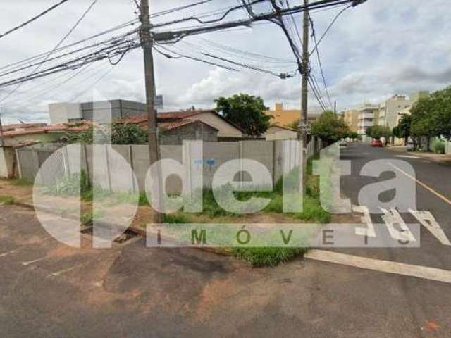 Área disponível para venda no bairro Santa Mônica em Uberlândia-MG