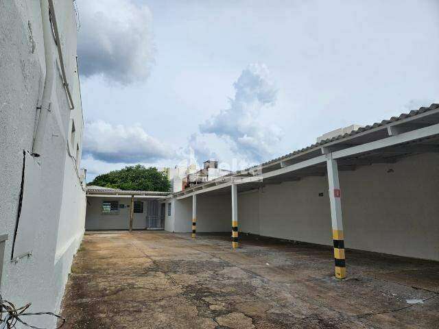 Terreno disponível para locação no bairro Centro em Uberlândia-MG