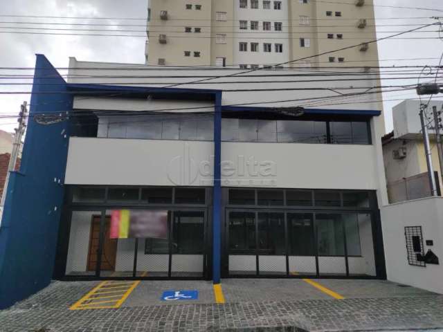 Casa comercial disponível para locação no bairro Martins em Uberlândia-MG