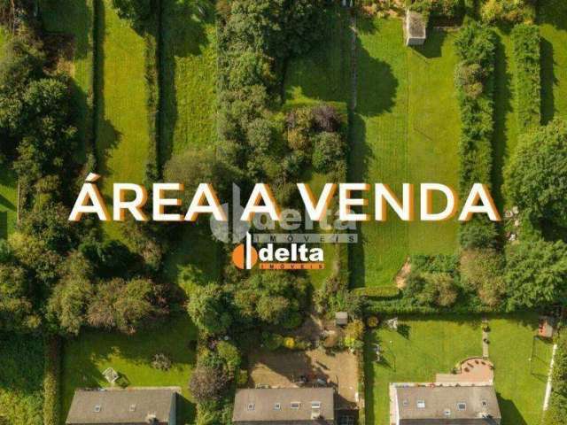 Área disponível para venda no bairro Santa Mônica em Uberlândia-MG