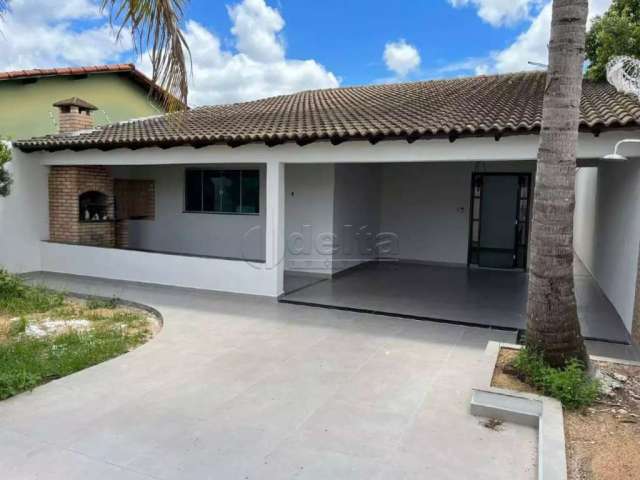 Casa residencial disponível para venda no bairro Cidade Jardim em Uberlândia-MG