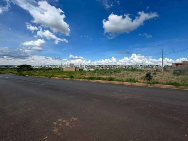 Terreno disponível para venda no bairro Aclimação em Uberlândia-MG