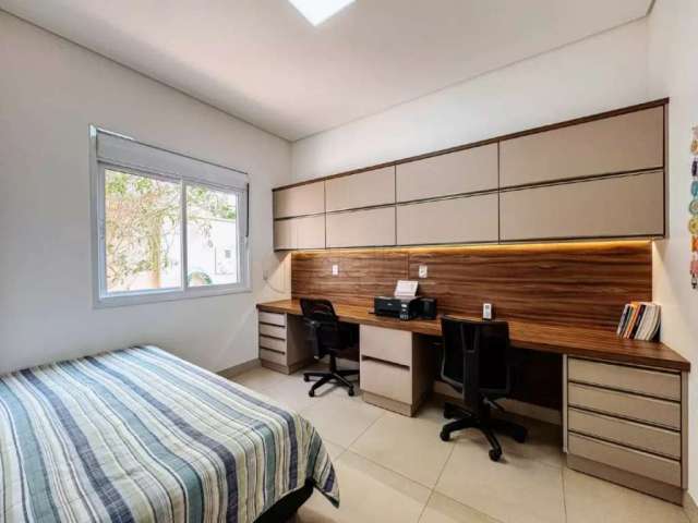 Casa disponível para venda no bairro Nova Uberlândia em Uberlândia-MG