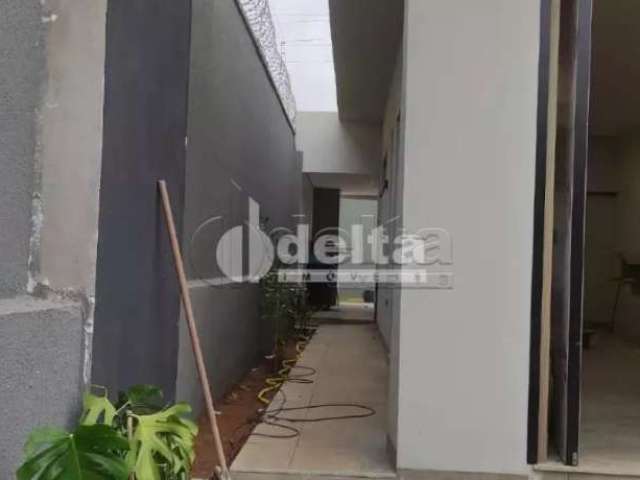 Casa disponível para venda no bairro  Jardim Karaíba / Jardim Inconfidência em Uberlândia-MG