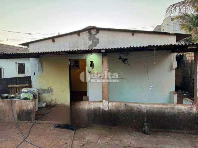 Casa residencial no bairro Aclimação em Uberlândia-MG