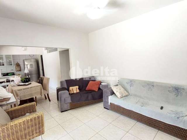 Casa residencial disponível para venda no bairro Marta Helena  em Uberlândia-MG