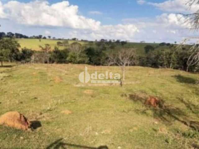 Chácara Residencial disponível para Venda no bairro Mansões Aeroporto em Uberlândia-MG