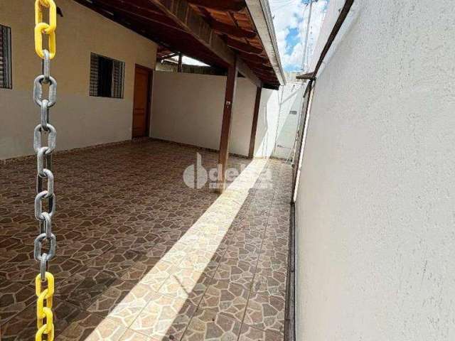 Casa residencial disponível para venda no bairro Luizote de Freitas em Uberlândia-MG