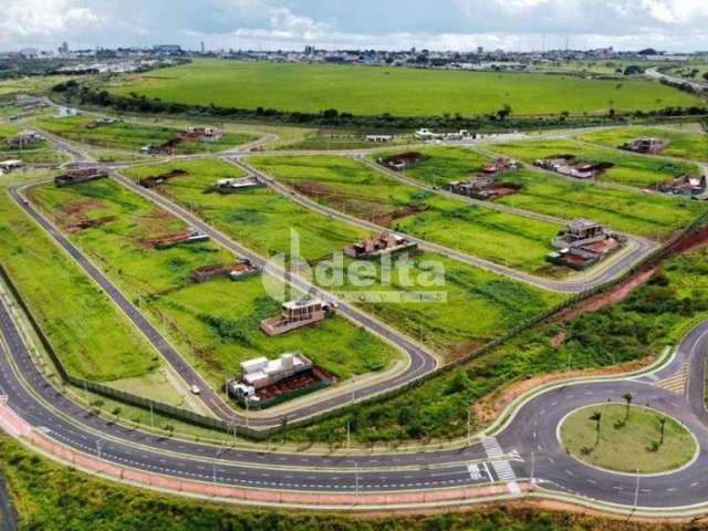 Terreno em condomínio disponível para venda no bairro Granja Marileusa em Uberlândia-MG