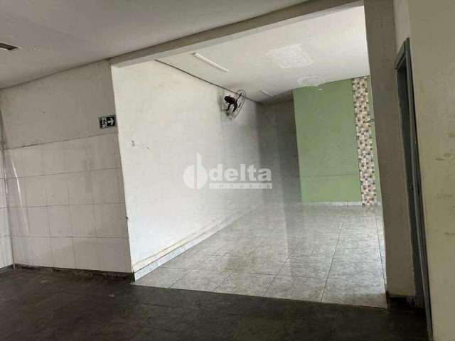 Casa residencial disponível para locação e venda no bairro Centro em Uberlândia-MG