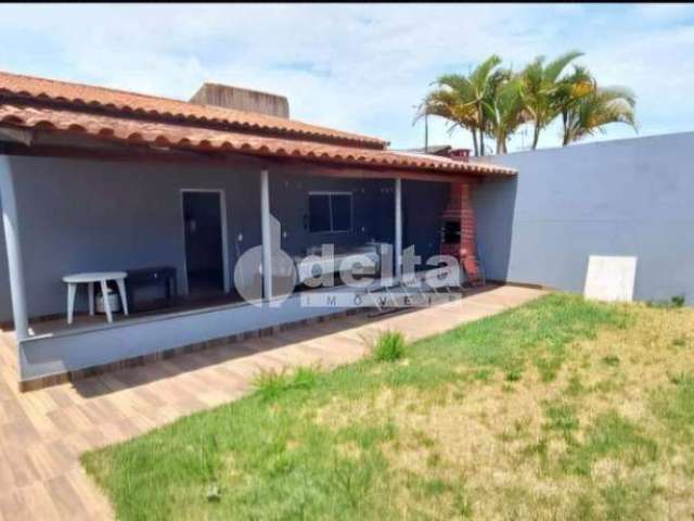 Casa residencial disponível para venda no bairro São Jorge em Uberlândia-MG