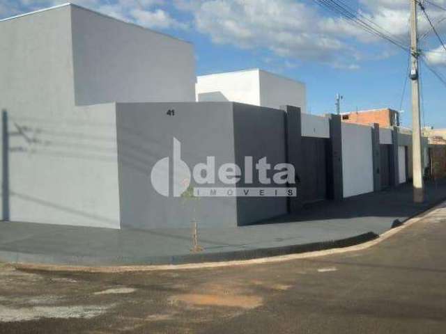 Casa residencial disponível para venda no bairro Monte Hebron em Uberlândia-MG