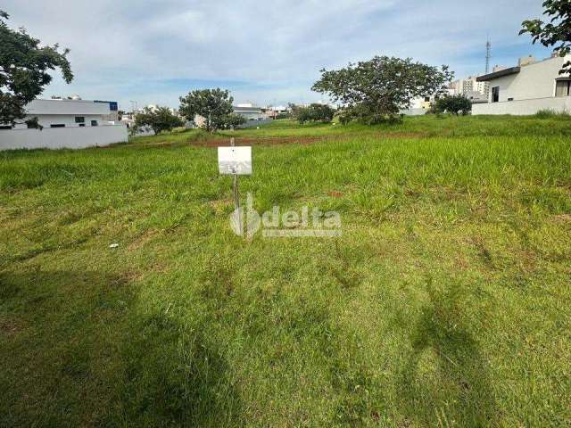 Terreno no Condomínio disponível para venda no bairro Laranjeiras em Uberlândia-MG