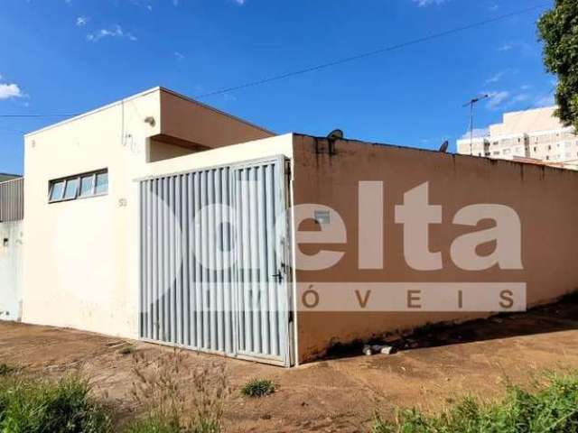 Casa residencial disponível para venda no bairro Presidente Roosevelt em Uberlândia-MG