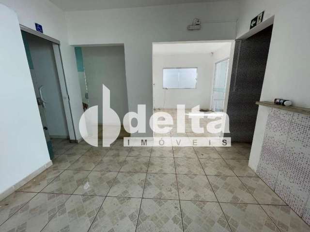 Casa Comercial disponível para locação/Venda no bairro Santa Mônica em Uberlândia-MG