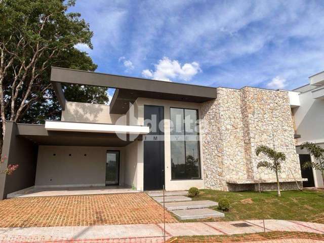 Casa em condomínio disponível para venda no bairro Laranjeiras em Uberlândia-MG