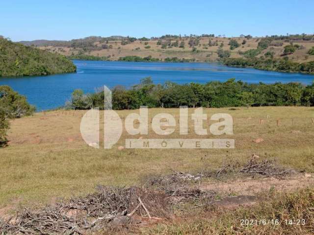 Galpão disponível para venda no bairro Zona Rural de Uberlândia em Uberlândia-MG