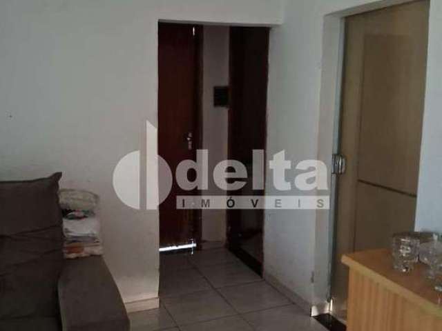 Casa residencial disponível para venda no bairro Aclimação em Uberlândia-MG