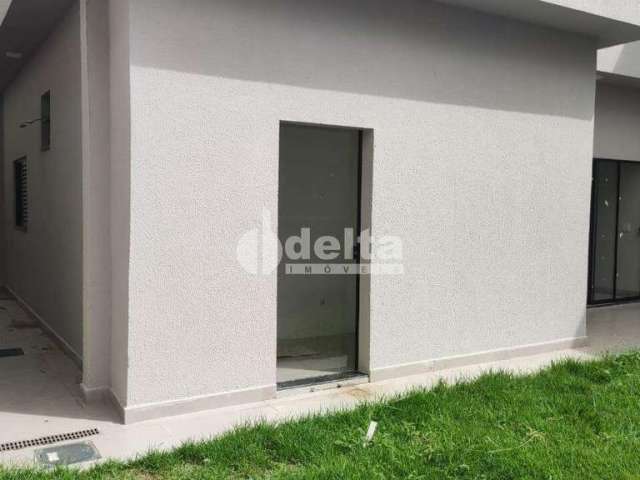 Casa residencial disponível para venda no bairro Santa Rosa em Uberlândia-MG