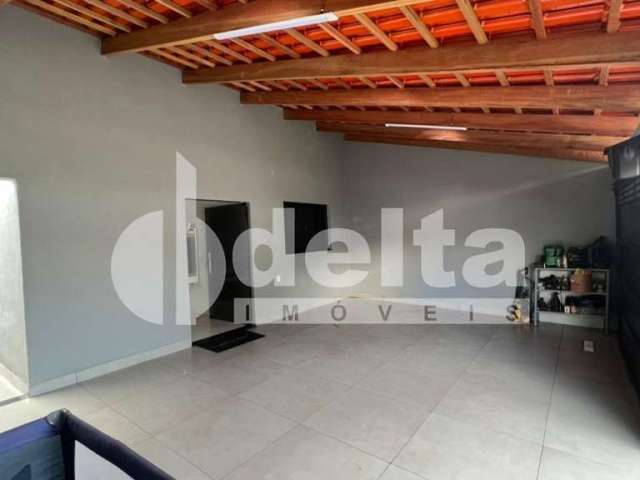 Casa residencial disponível para venda no bairro Jardim Brasília em Uberlândia-MG