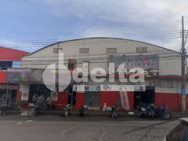 Galpão disponível para venda no bairro Martins em Uberlândia-MG