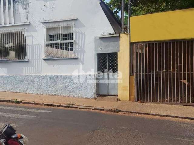 Casa residencial/comercial disponível para venda no bairro Centro em Uberlândia-MG