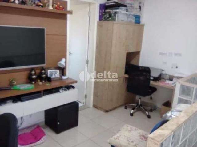 Cobertura disponível para venda no bairro Osvaldo Rezende em Uberlândia-MG