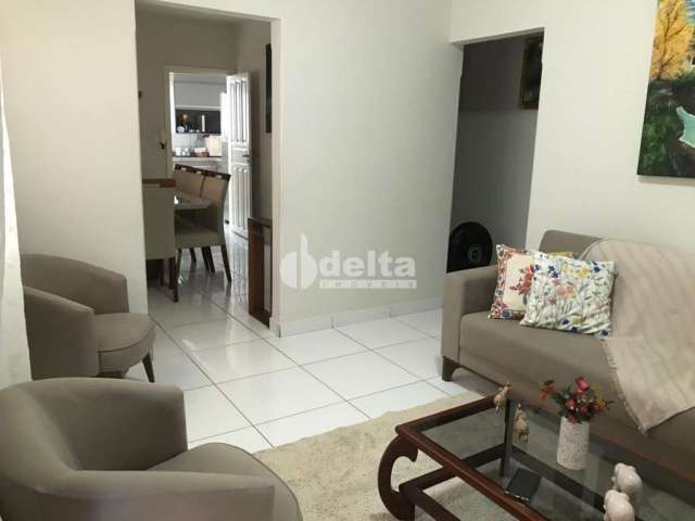 Casa residencial disponível para venda no Bairro Jaraguá em Uberlândia-MG