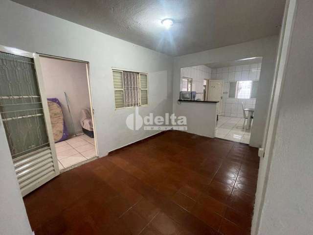 Casa residencial disponível para venda no bairro Laranjeiras em Uberlândia-MG