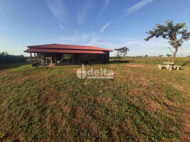 Chácara Residencial disponível para Venda no bairro Área Rural em Uberlândia-MG