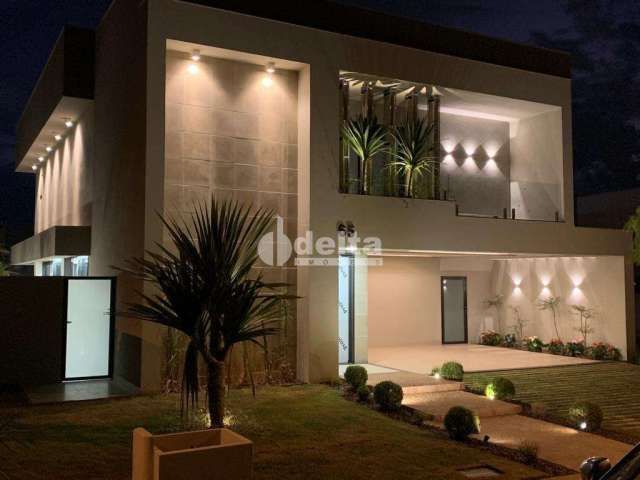 Casa em condomínio disponível para venda no bairro Granja Marileusa em Uberlândia-MG