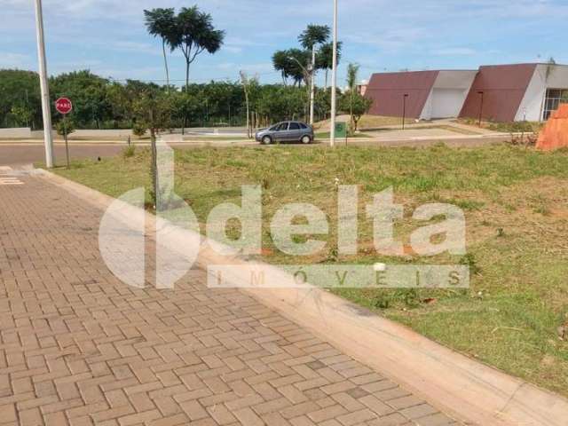 Terreno disponível para venda no bairro Laranjeiras em Uberlândia-MG