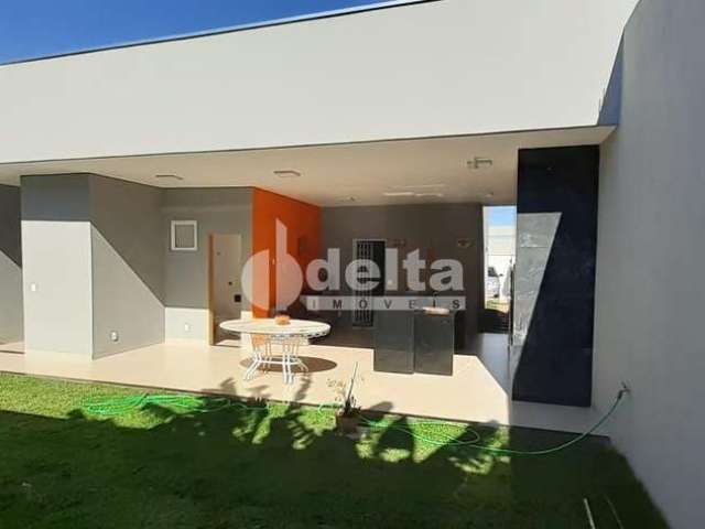 Casa residencial disponível para venda no bairro Morumbi em Uberlândia-MG