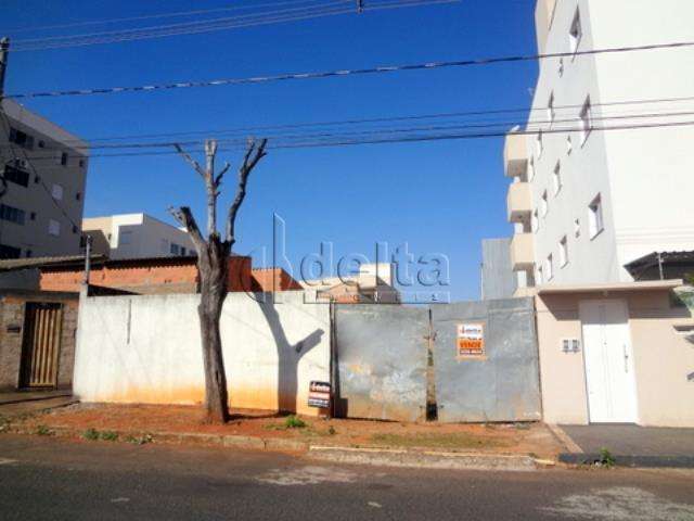 Terreno disponível para venda no bairro Santa Mônica em Uberlândia-MG