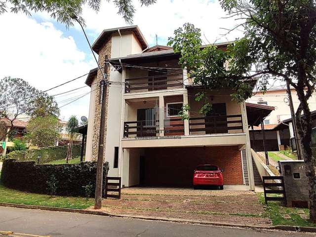 Casa à venda, ampla e aconchegante ao mesmo tempo, cond. São Joaquim Valinhos, 6 quartos, 4 suítes, 7 banheiros, churrasqueira, quintal, paisagismo